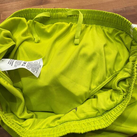 Girls' Nike Tempo Shorts Large Bright Cactus/Coconut Milk Xlarge - Picture 2 of 8